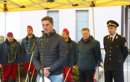 TEMELJNI KAMEN DOMA ZAŠČITE IN REŠEVANJA Z MEDGENERACIJSKIM CENTROM RAKEK 16 FOTO LJUBO VUKELIČ